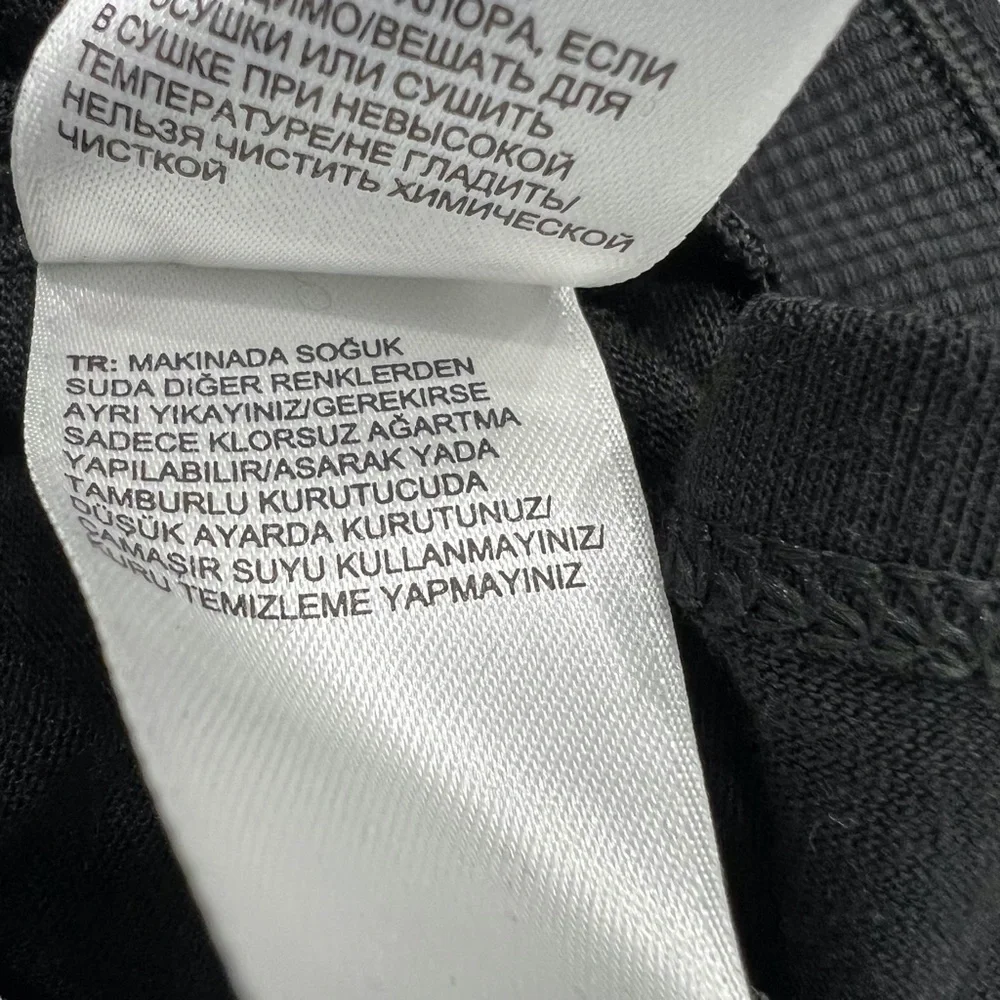 THE NORTH FACE BLACK VAPOR WICK LONG SLEEVE SHIRT WITH WAFFLE INSERTS UNDER ARMS